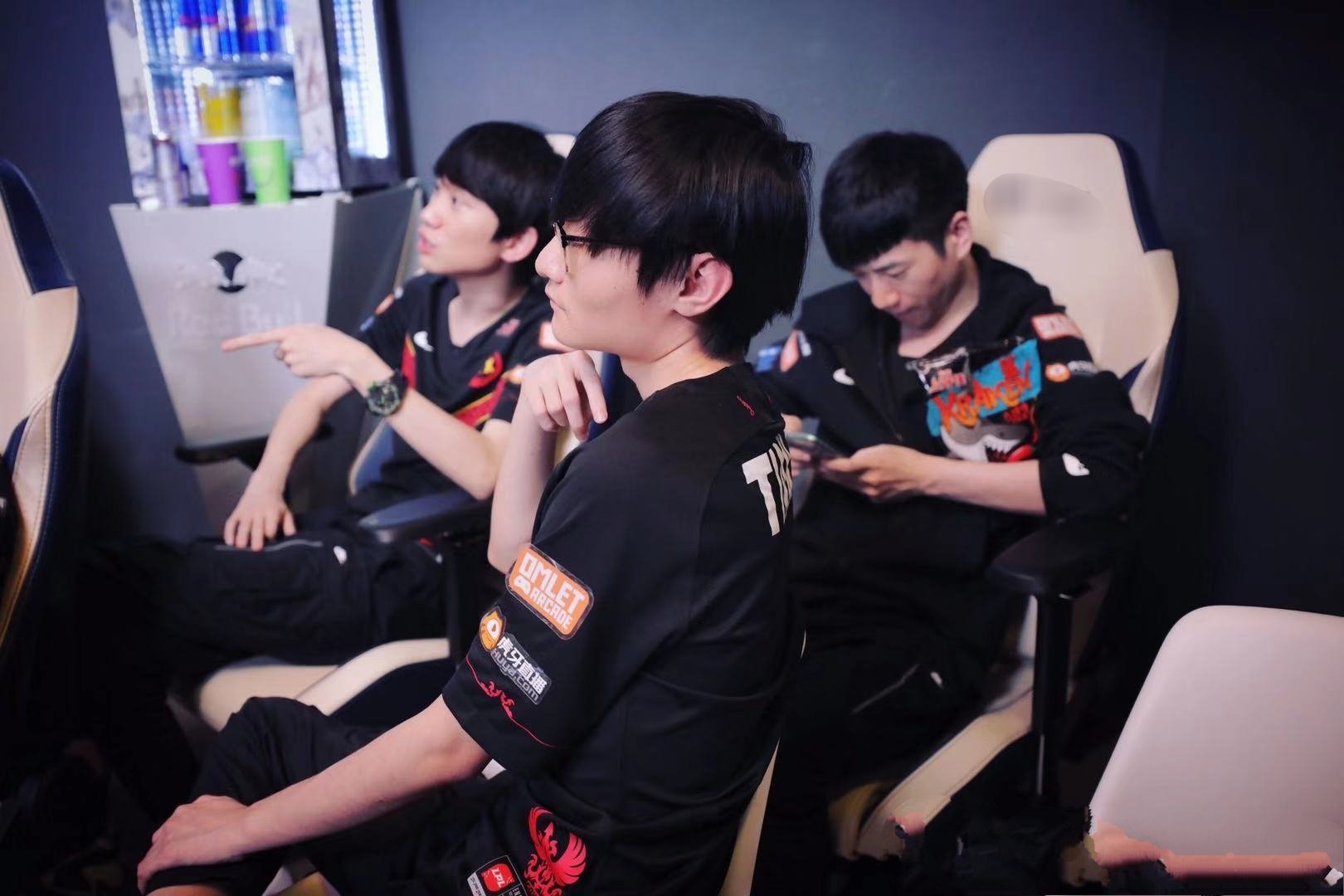 九游体育官网-湖人不断突破！，TheShy连续十场比赛得分超过夺冠再创辉煌时刻-九游体育官网